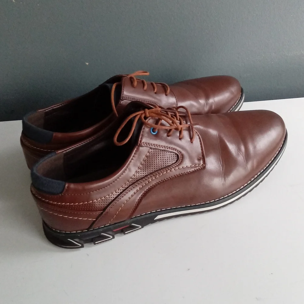 Mens Brown Leather Plain Toe Derby Dress Shoes‎ with Sporty Outsole Navy Trim